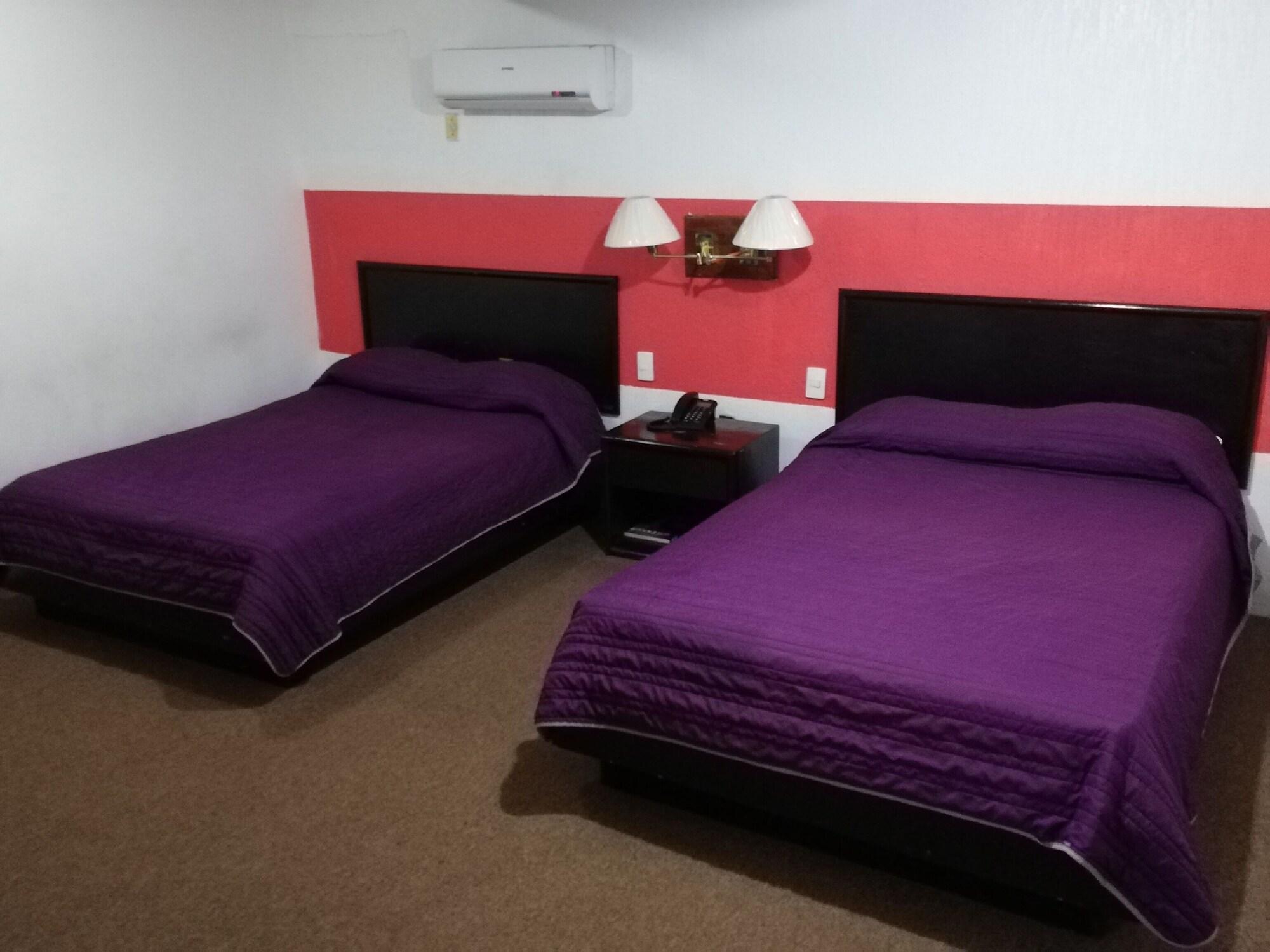Oyo Hotel Casa Real Матеуала Экстерьер фото