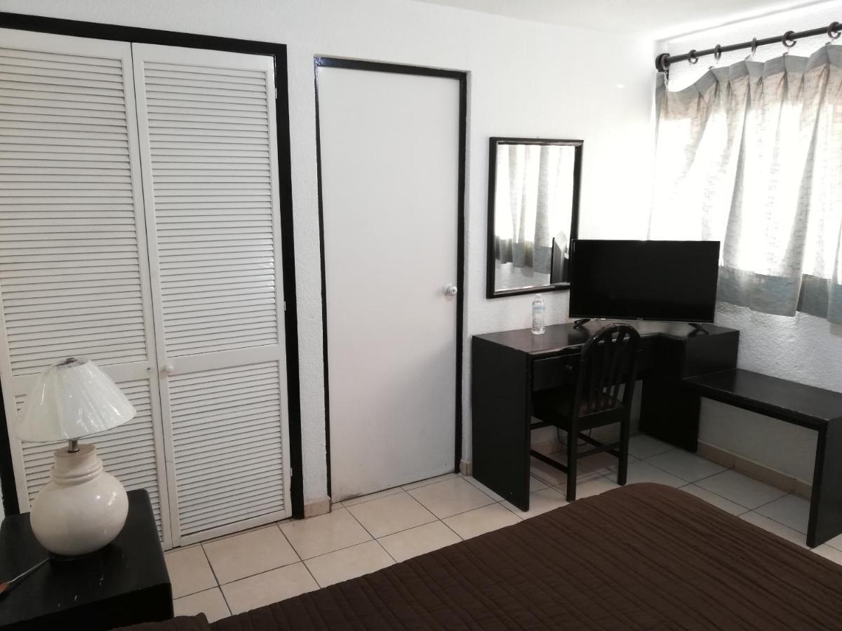 Oyo Hotel Casa Real Матеуала Экстерьер фото